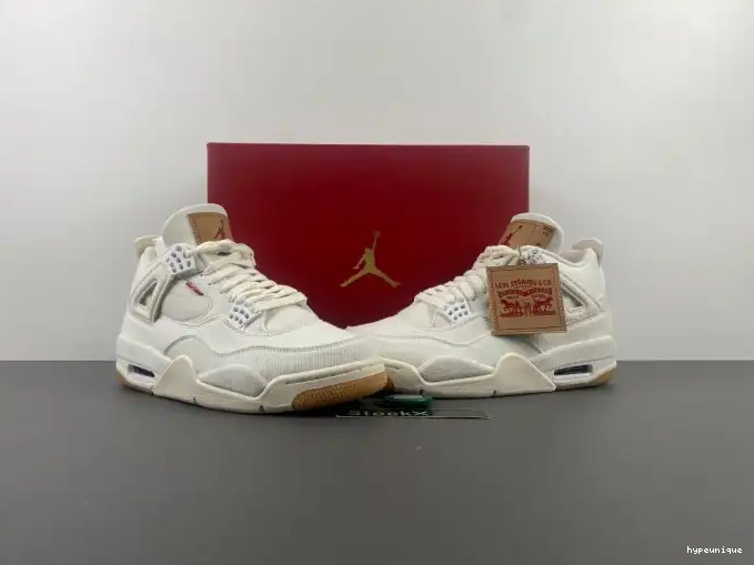 HYPE 'White' Air Jordan Levi's x 4 AO2571-100 0607
